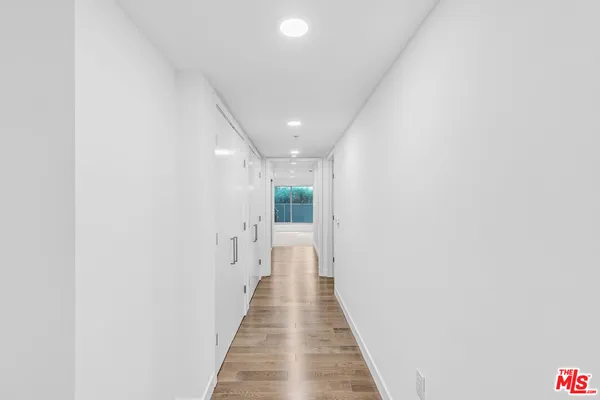 $3,900 | 901 Flower Street, Unit 401, Los Angeles, CA 90015