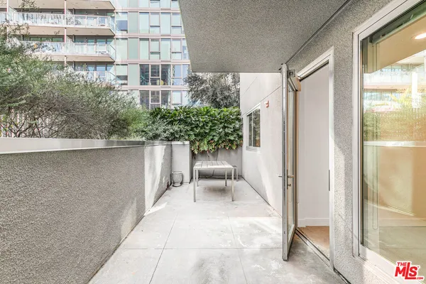 $3,900 | 901 Flower Street, Unit 401, Los Angeles, CA 90015