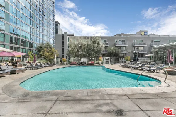 $3,900 | 901 Flower Street, Unit 401, Los Angeles, CA 90015