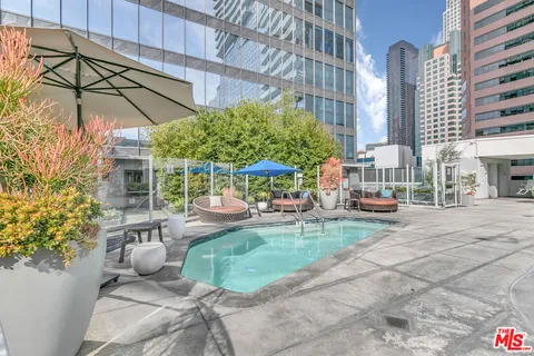 $3,900 | 901 Flower Street, Unit 401, Los Angeles, CA 90015
