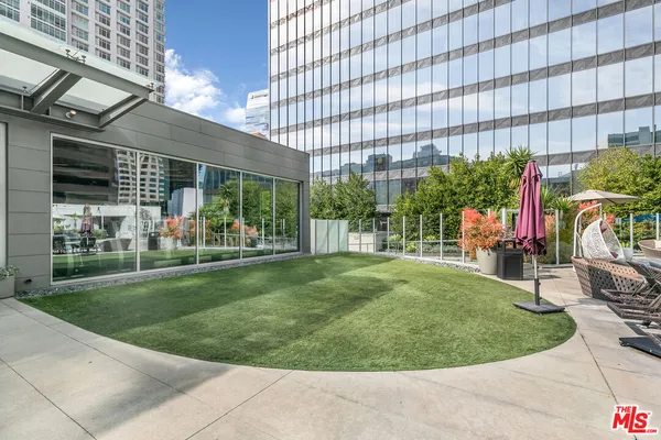 $3,900 | 901 Flower Street, Unit 401, Los Angeles, CA 90015