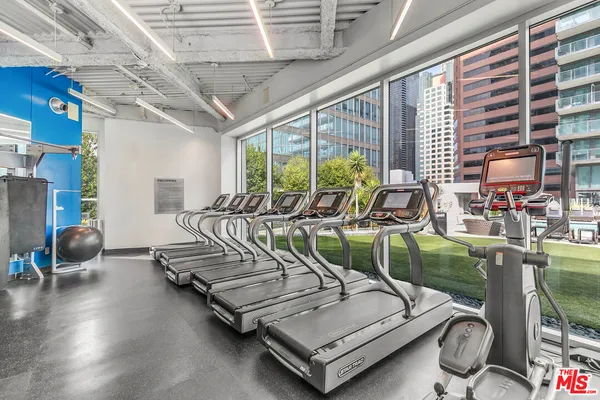 $3,900 | 901 Flower Street, Unit 401, Los Angeles, CA 90015