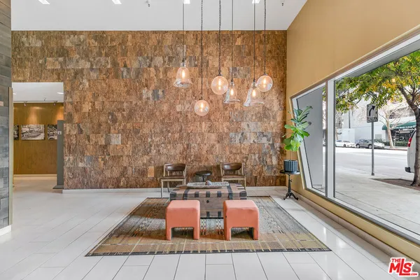$3,900 | 901 Flower Street, Unit 401, Los Angeles, CA 90015