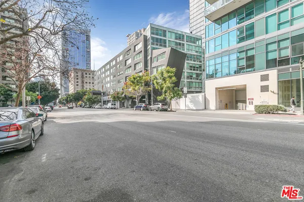 $3,900 | 901 Flower Street, Unit 401, Los Angeles, CA 90015