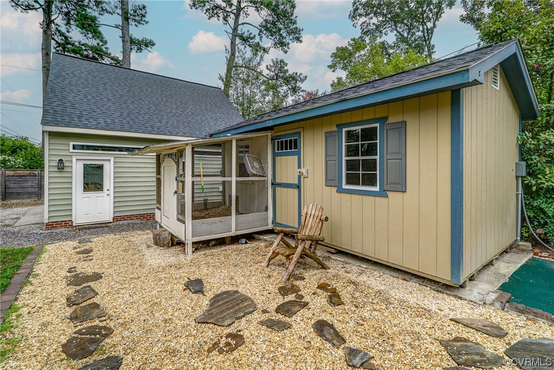 5304 Ditchley Road Richmond, VA 23226 - Photo 33 of 41 a house with a outdoor space