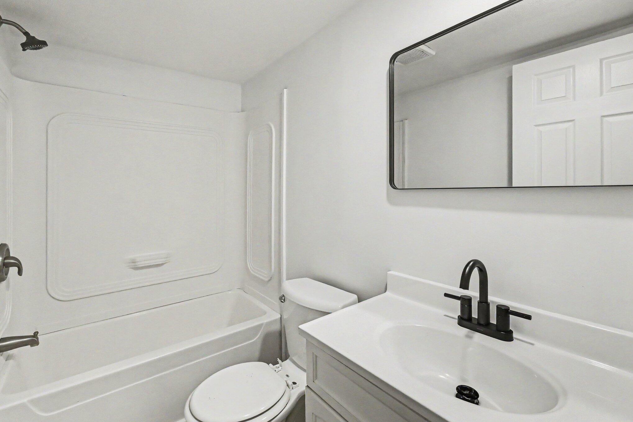 2795 South Bradley Road Charlotte, MI 48813 - Photo 15 of 23 019_file_1415
