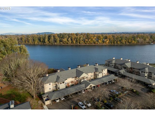 $419,500 | 5110 South Landing Drive, Unit 103, Portland, OR 97239