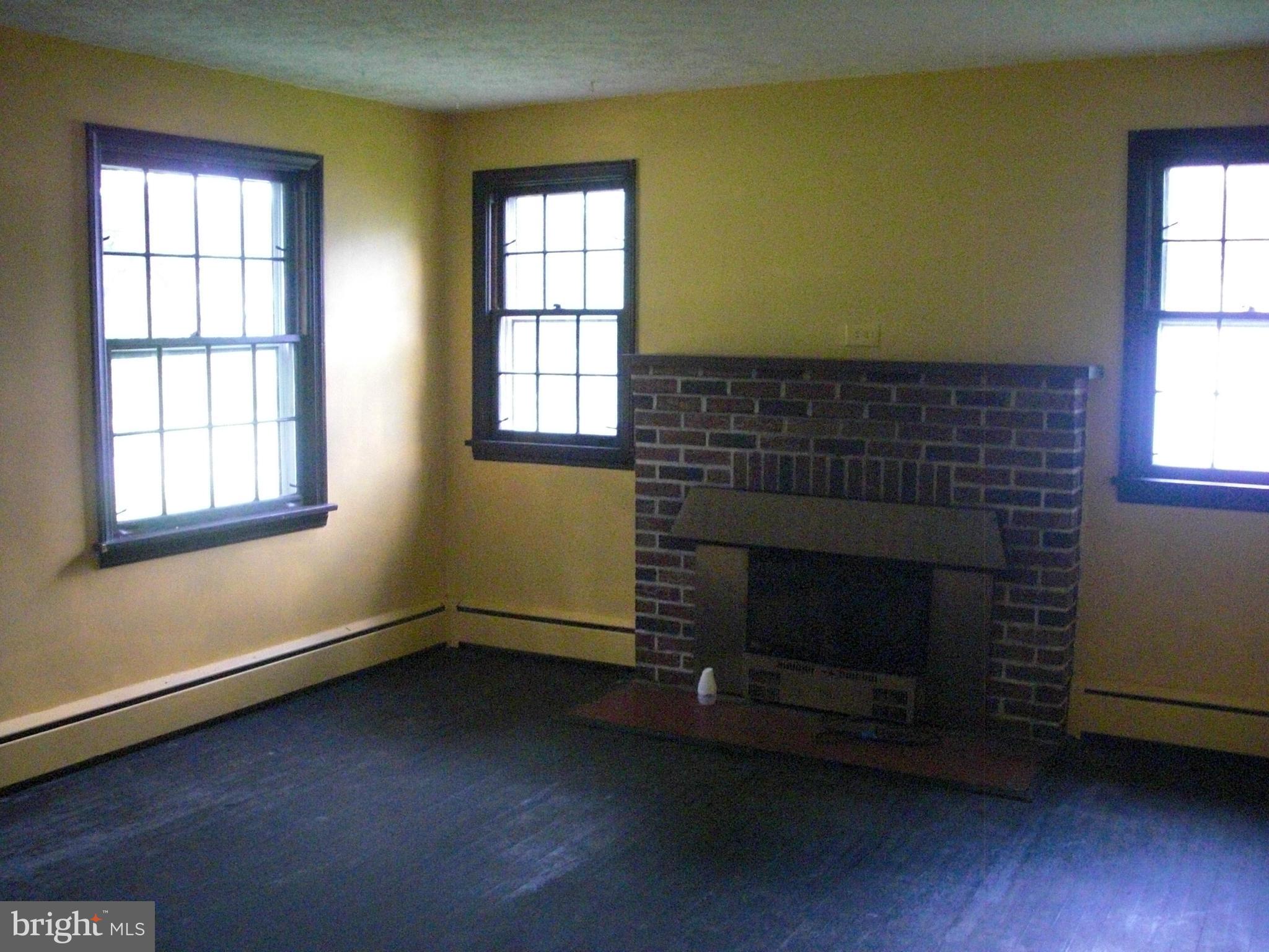 1609 Castleton Road Darlington, MD 21034 - Photo 7 of 10 Living Room