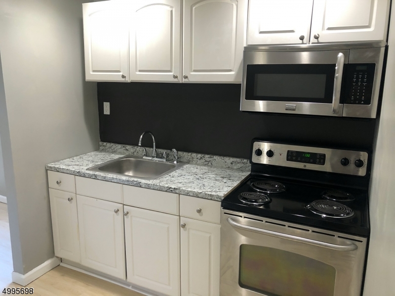 657 Scotland Road, Unit B Orange, NJ 07050 - Photo 5 of 8