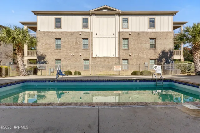 $229,000 | 123 Covil Avenue, Unit 203, Wilmington, NC 28403