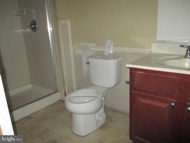 7137 Allentown Road Fort Washington, MD 20744 - Photo 14 of 21 LOWER LEVEL - FULL BATHROOM