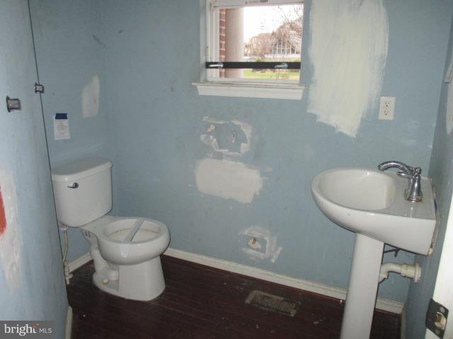 7137 Allentown Road Fort Washington, MD 20744 - Photo 7 of 21 POWDER ROOM