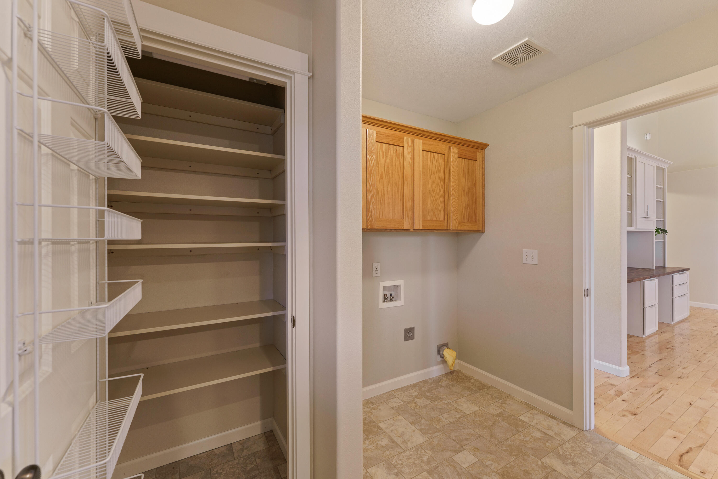 62669 Hawkview Road Bend, OR 97701 - Photo 23 of 33 DSC08357