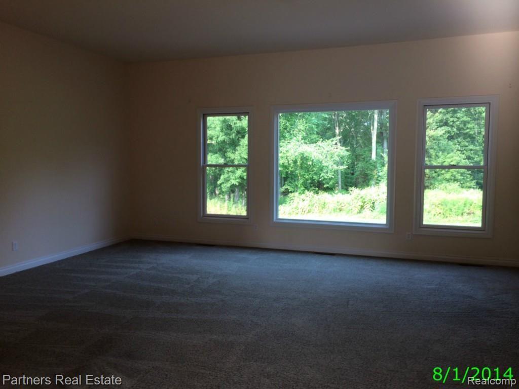 1920 South Bull Run Road Fowlerville, MI 48836 - Photo 12 of 22 Great Room.jpg