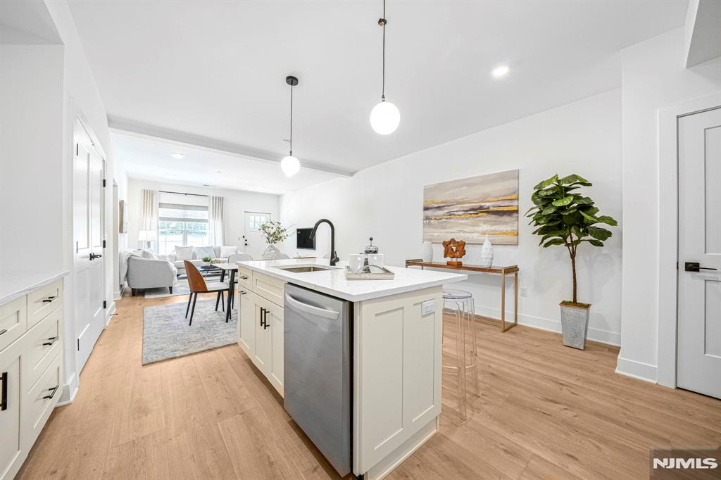 201 Encampment Court, Unit 201 Towaco, NJ 07082 - Photo 2 of 40