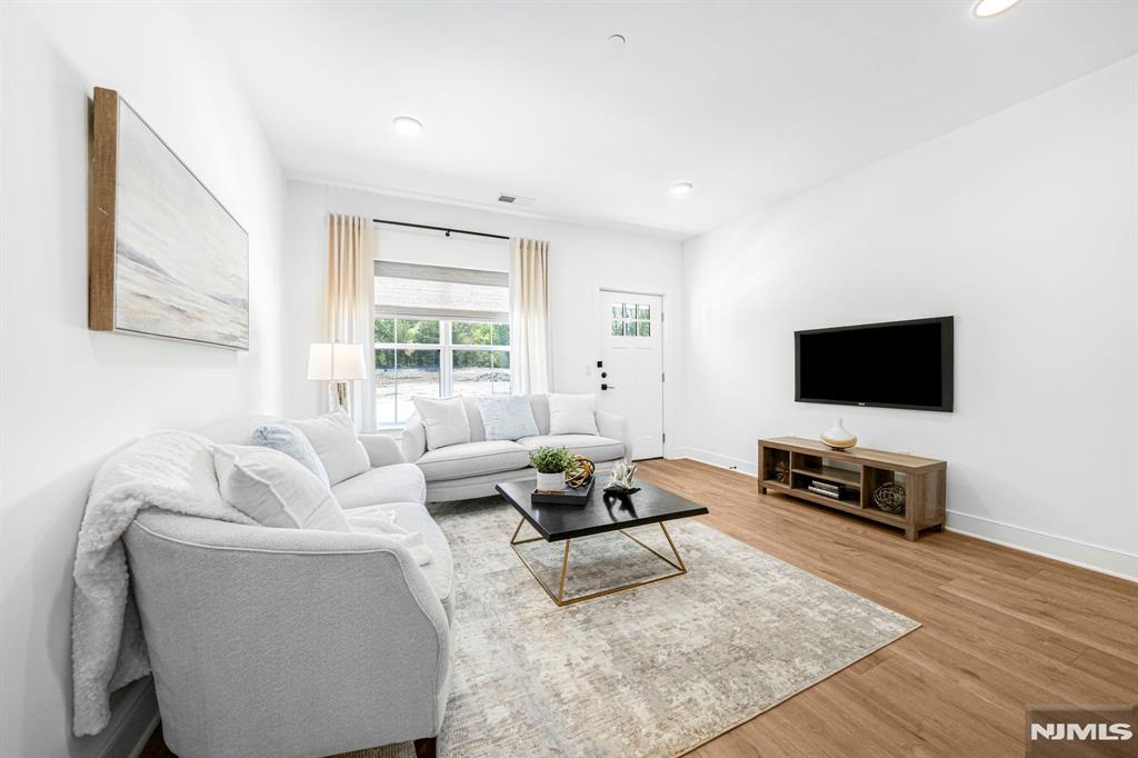 201 Encampment Court, Unit 201 Towaco, NJ 07082 - Photo 9 of 40