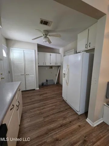 $1,700 | 463 Oak Grove Avenue, Gulfport, MS 39507