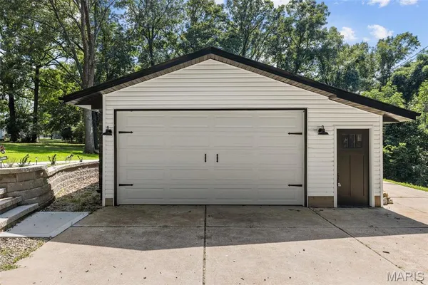 $449,000 | 1655 Valley Park Road, Fenton, MO 63026