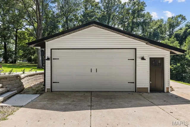 $449,000 | 1655 Valley Park Road, Fenton, MO 63026