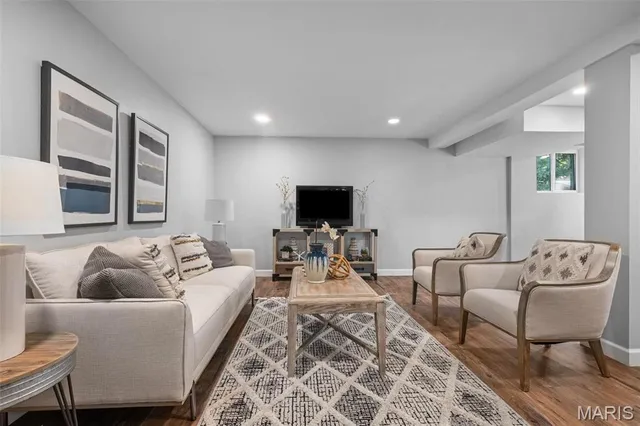 $449,000 | 1655 Valley Park Road, Fenton, MO 63026