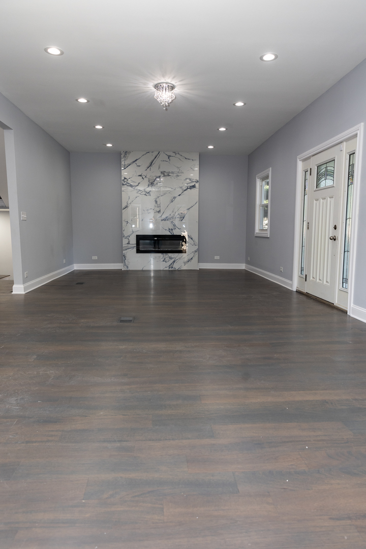 12124 South Stewart Avenue Chicago, IL 60628 - Photo 8 of 71