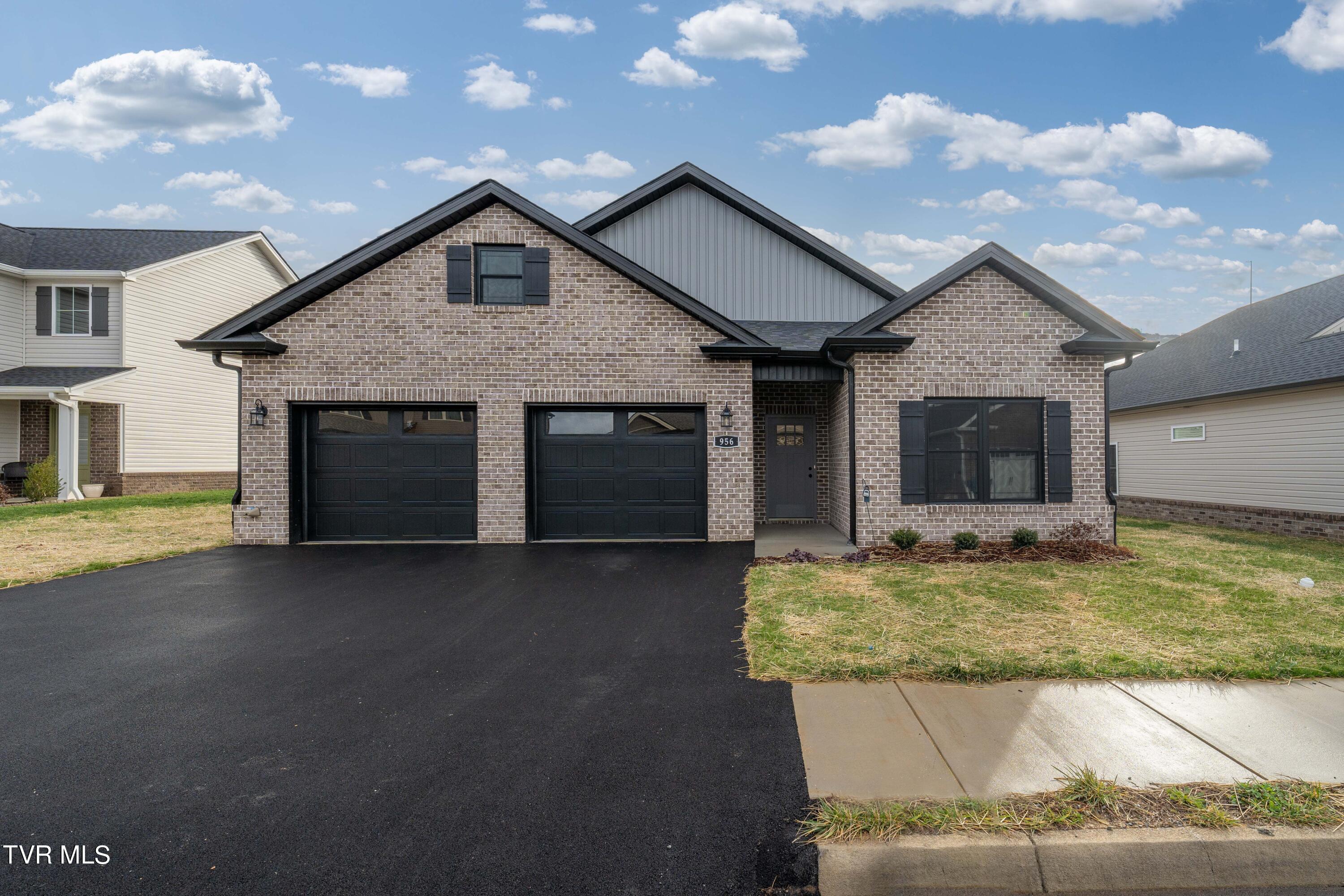 956 Riddle Ridge Jonesborough, TN 37659 - Photo 1 of 42 956 Riddle Ridge (1 of 44)