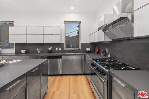 $3,895,000 | 613 Westmount Drive, West Hollywood, CA 90069