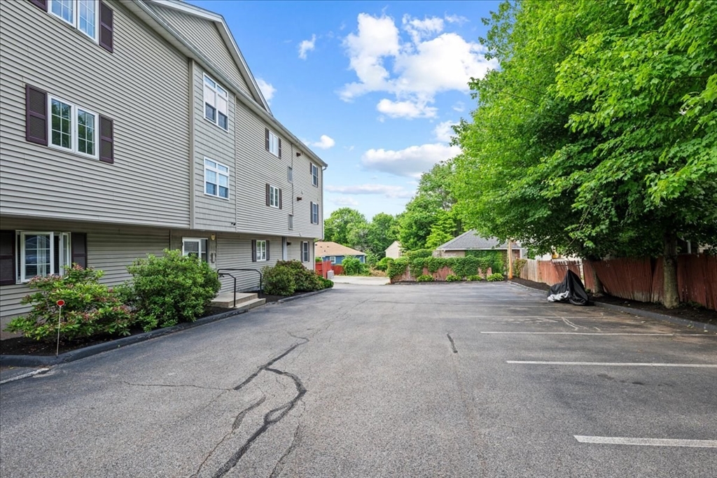 1 Hatfield Street, Unit 7 Worcester, MA 01604 - Photo 28 of 29