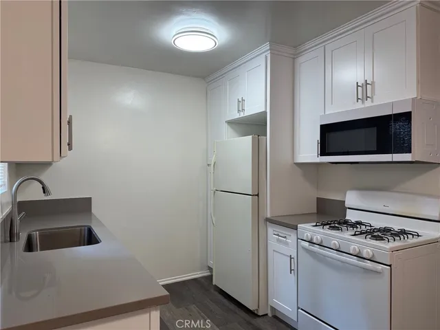 $1,795 | 943 North Louise Street, Unit 4, Glendale, CA 91207