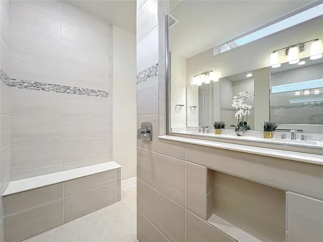 a view of a livingroom with an empty space