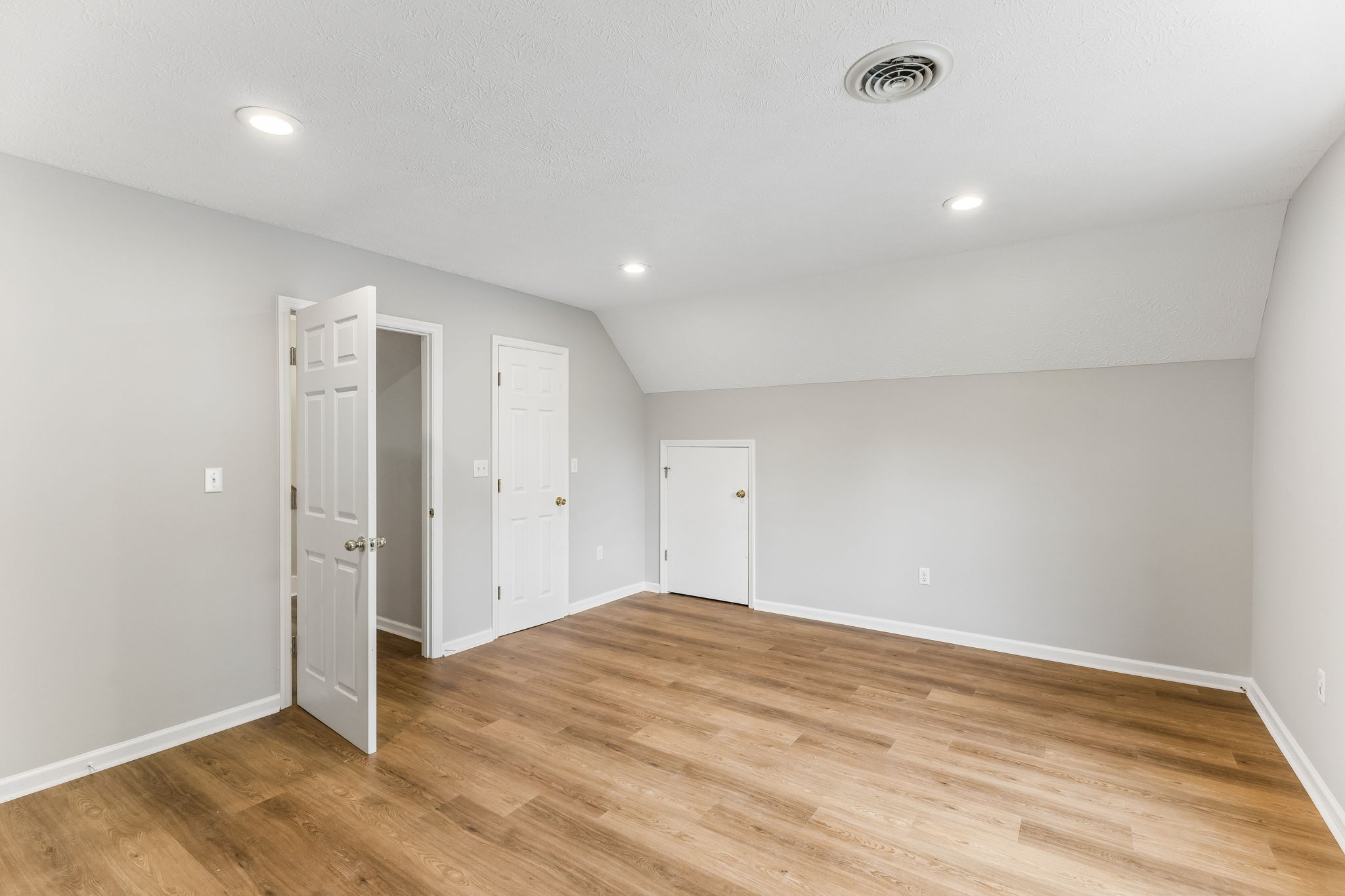 831 Defeated Creek Road Centerville, TN 37033 - Photo 16 of 26 a view of an empty room