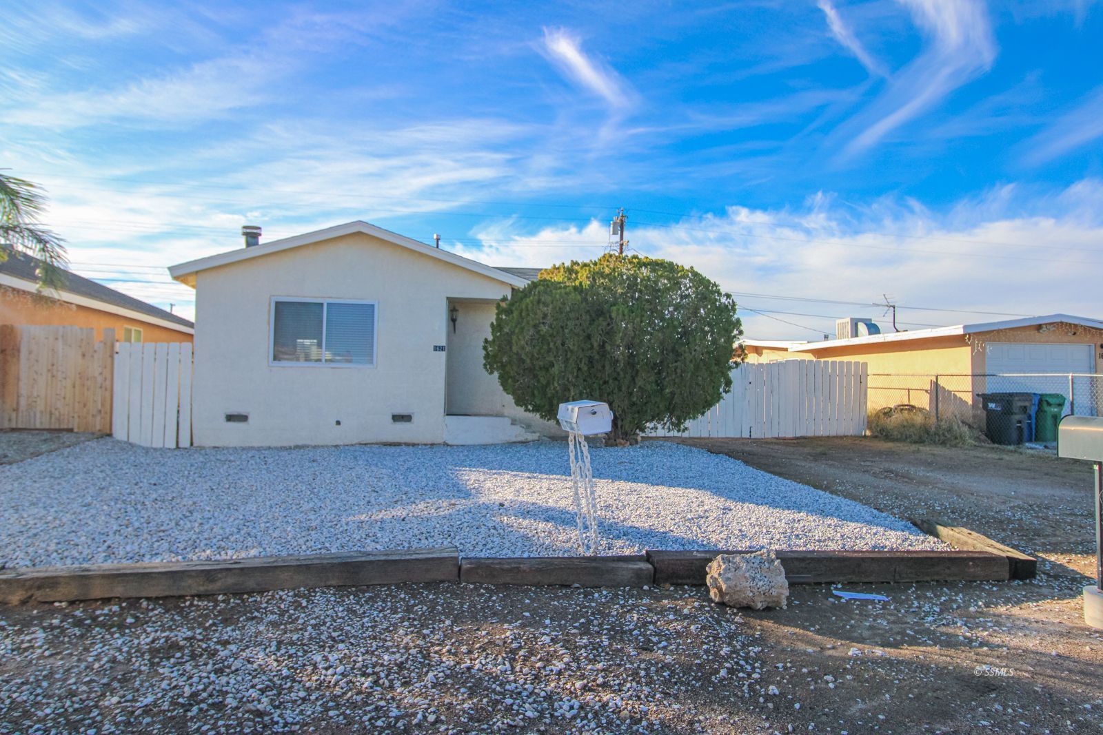 1621 Sims Street Ridgecrest, CA 93555 - Photo 1 of 24 a view of a backyard