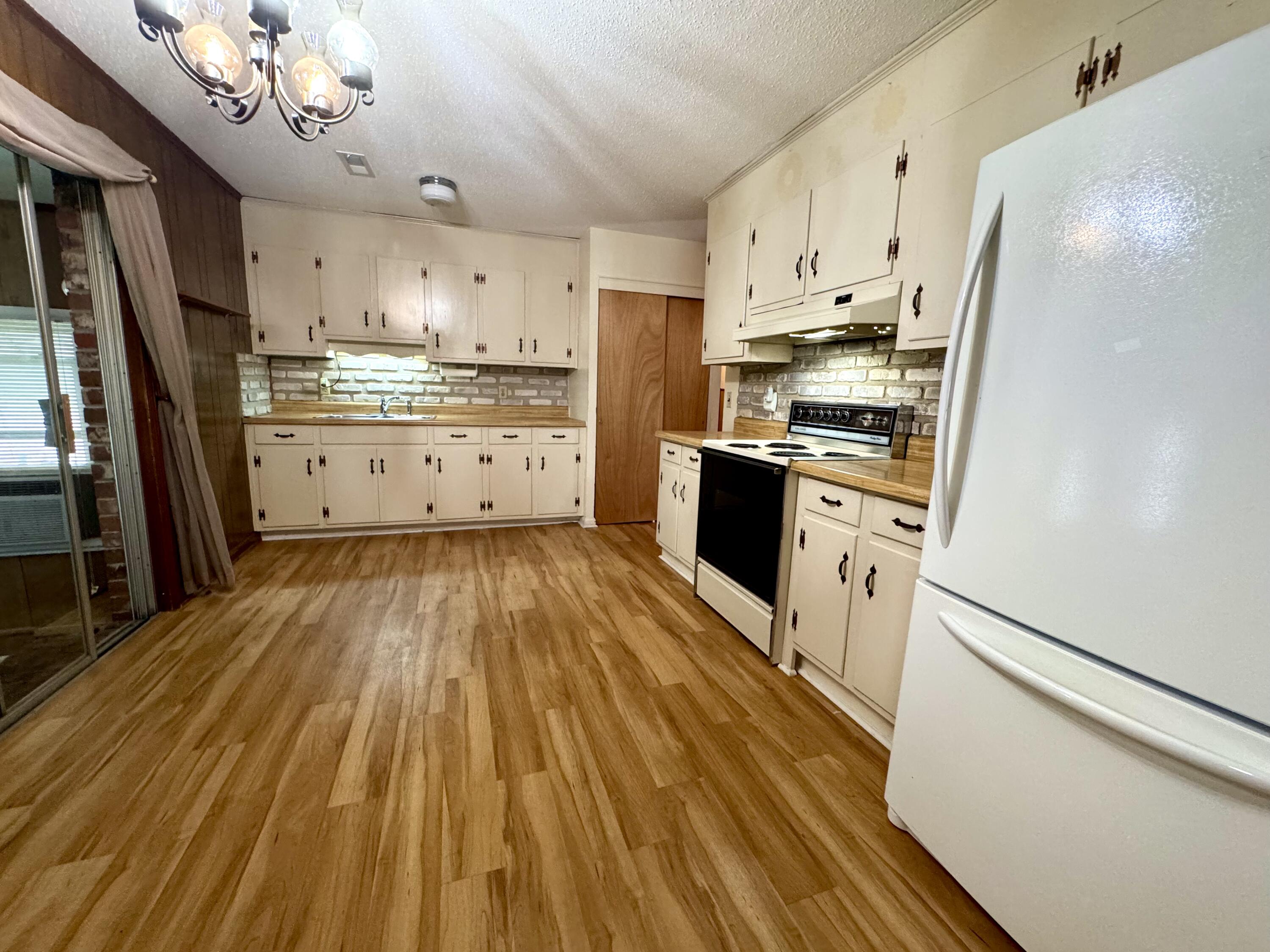 1213 State Rd S-8-806 Moncks Corner, SC 29461 - Photo 11 of 21 KITCHEN