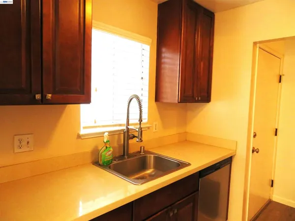 $1,748 | 1731 Ellis Street, Concord, CA 94520