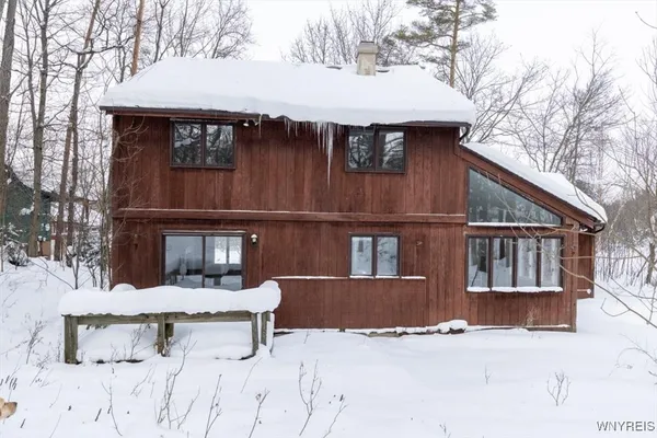 $499,000 | 60 Byeberry Court, East Aurora, NY 14052