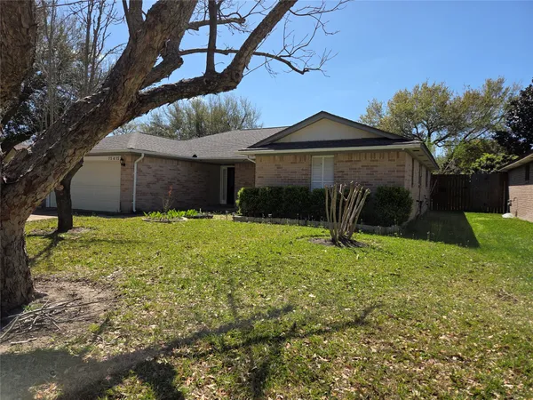 $2,100 | 15415 Beechnut Street, Houston, TX 77083