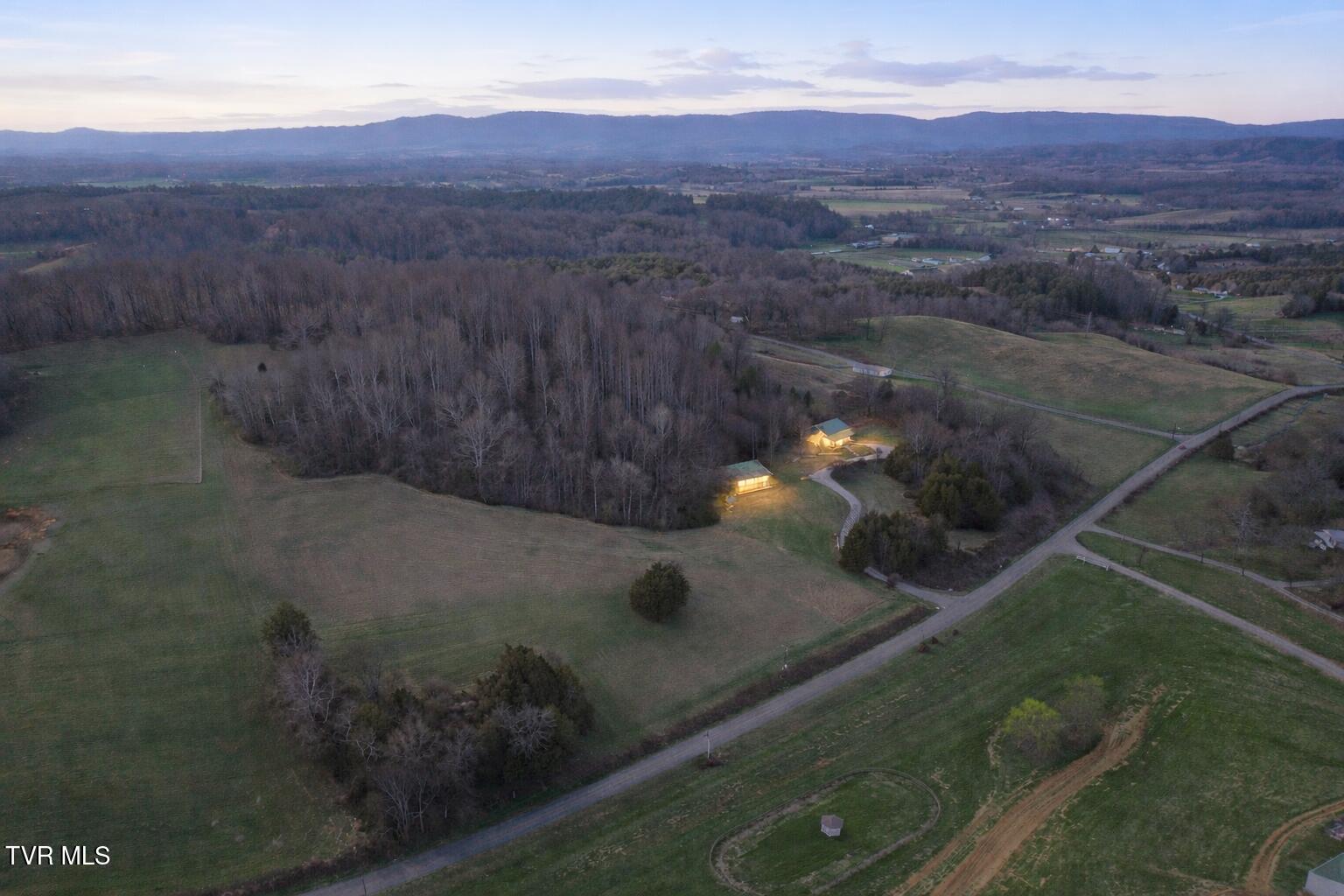 4145 Baileyton Road Greeneville, TN 37745 - Photo 3 of 69 CAA78D6E-52BA-40B3-AEA8-13D8FF17CB60 (1)