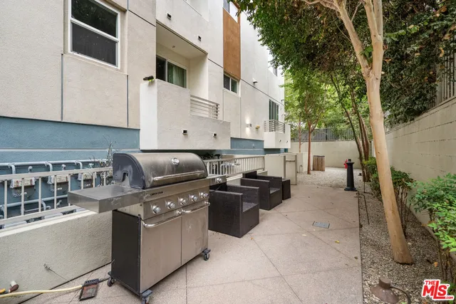 $3,700 | 436 South Virgil Avenue, Unit 407, Los Angeles, CA 90020