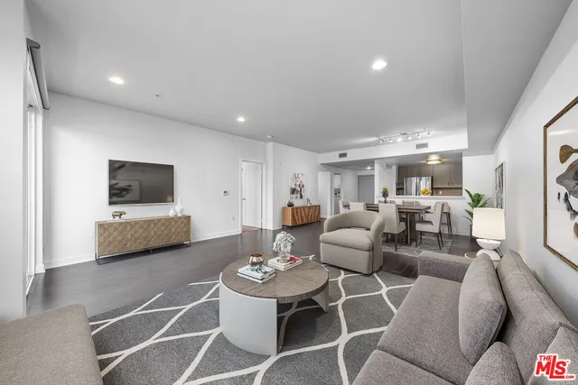 $3,700 | 436 South Virgil Avenue, Unit 407, Los Angeles, CA 90020