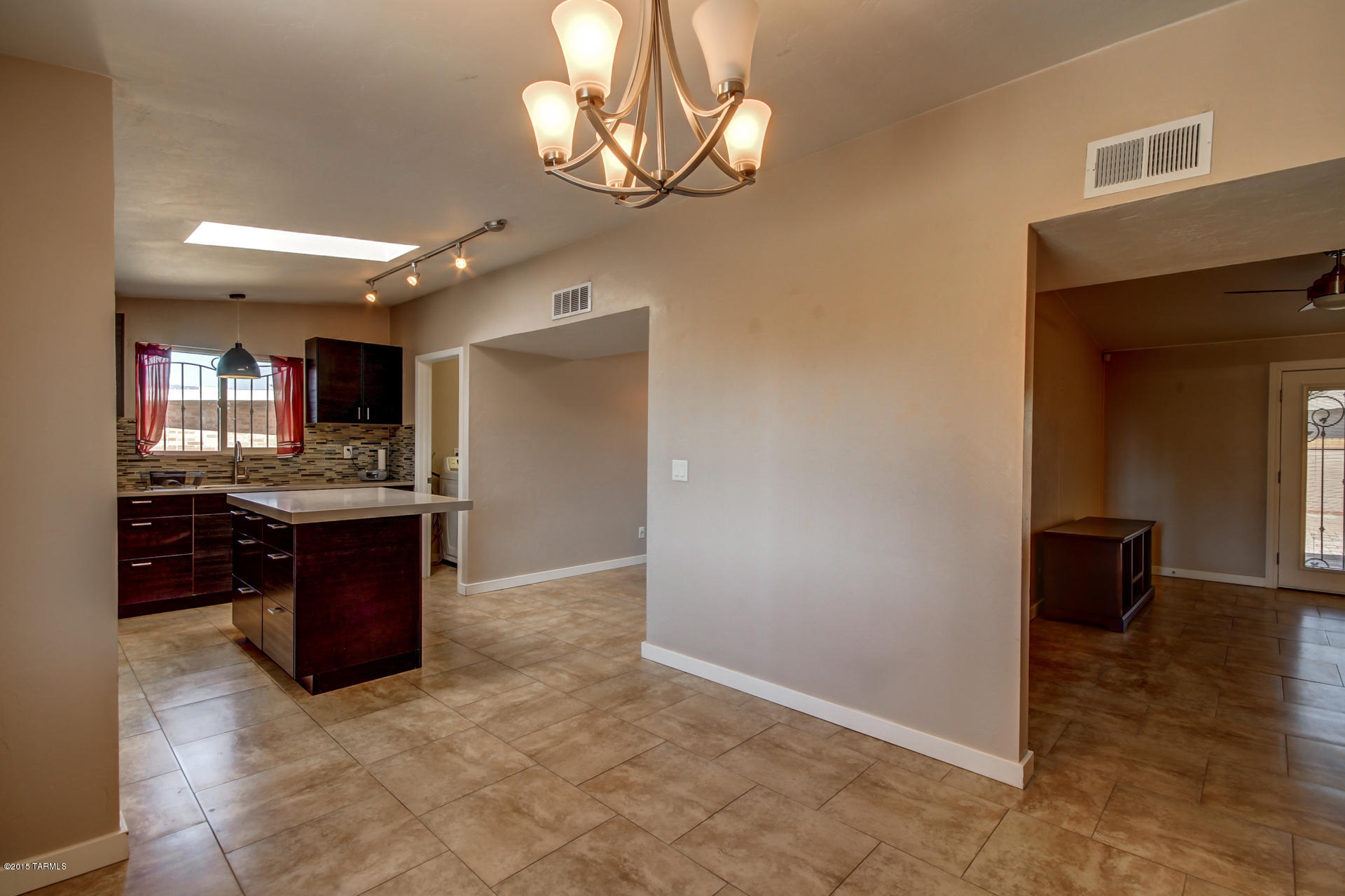 2425 South Prudence Road Tucson, AZ 85710 - Photo 4 of 30 Gallery Image 4