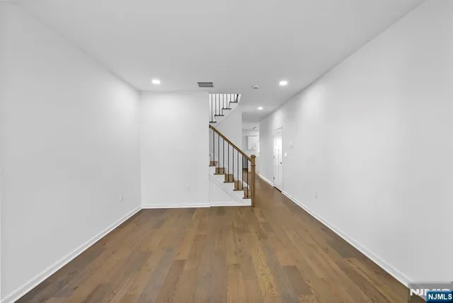 $625,000 | 410 Morris Place, Roselle, NJ 07203