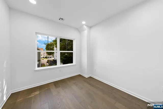 $625,000 | 410 Morris Place, Roselle, NJ 07203