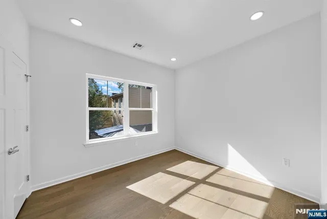 $625,000 | 410 Morris Place, Roselle, NJ 07203