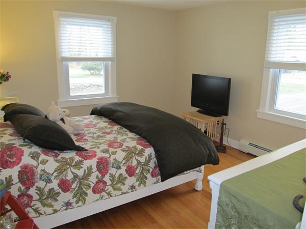 37 Homestead Road Holden, MA 01520 - Photo 10 of 18 Gallery Image 10