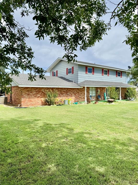 705 Loop Road Quanah, TX 79252 - Photo 2 of 5