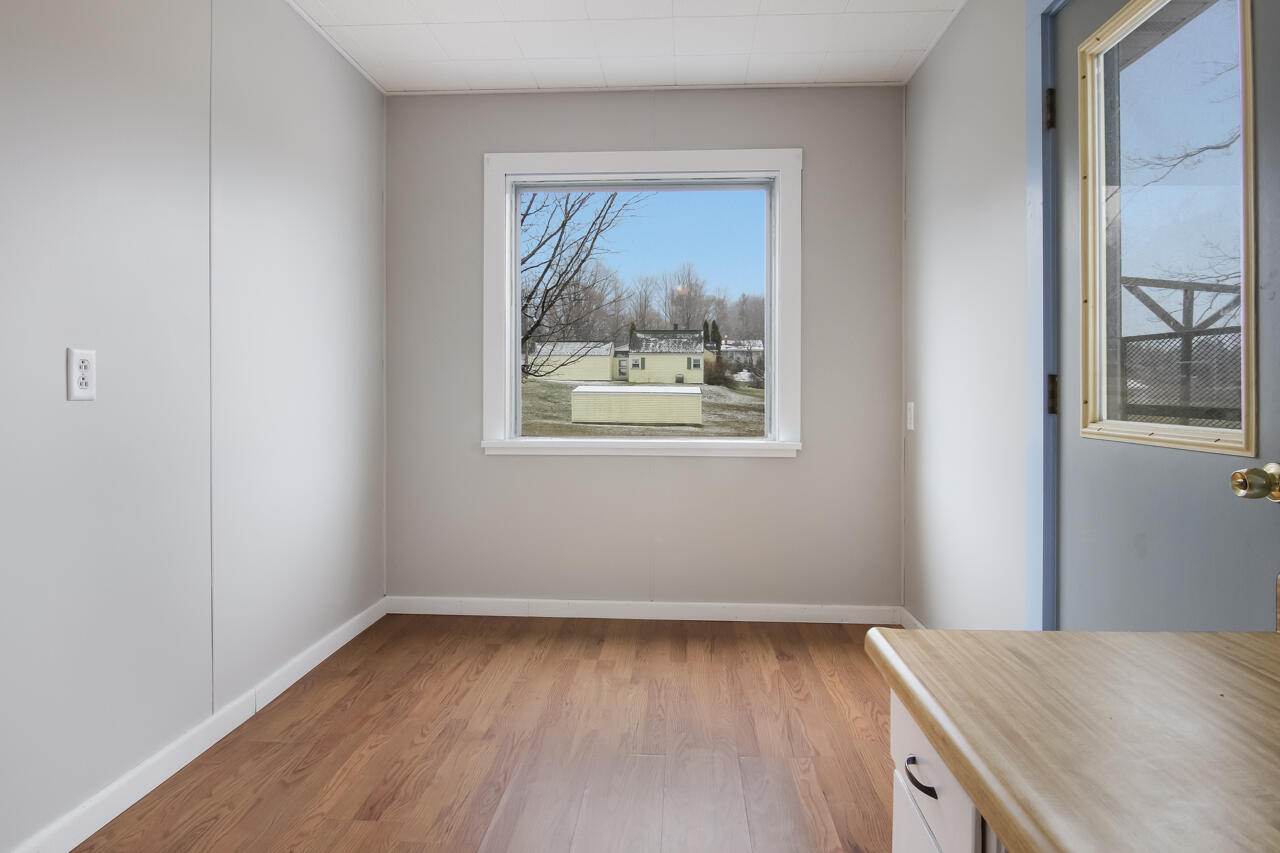 940 South Eldridge Road Benzonia, MI 49616 - Photo 25 of 55 25-Scene-25
