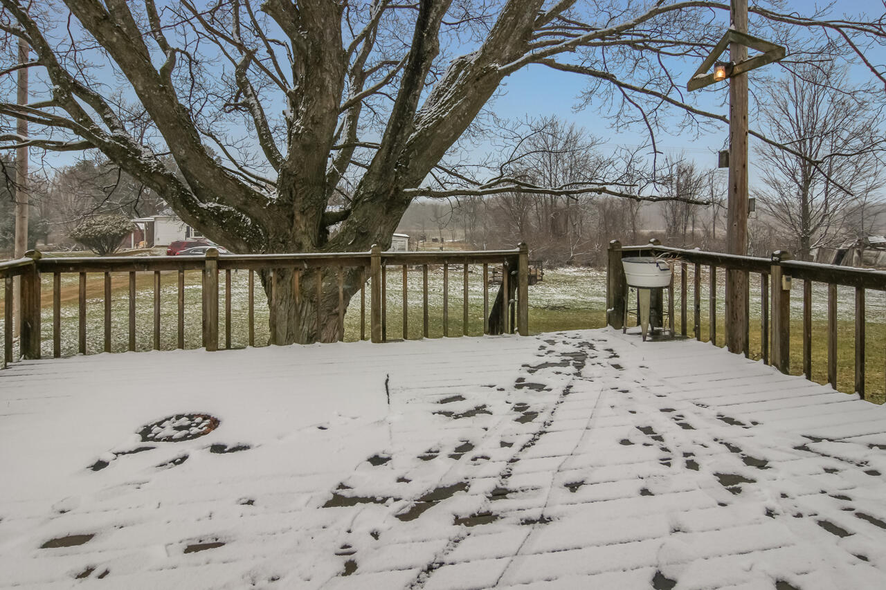 940 South Eldridge Road Benzonia, MI 49616 - Photo 27 of 55 27-Scene-27