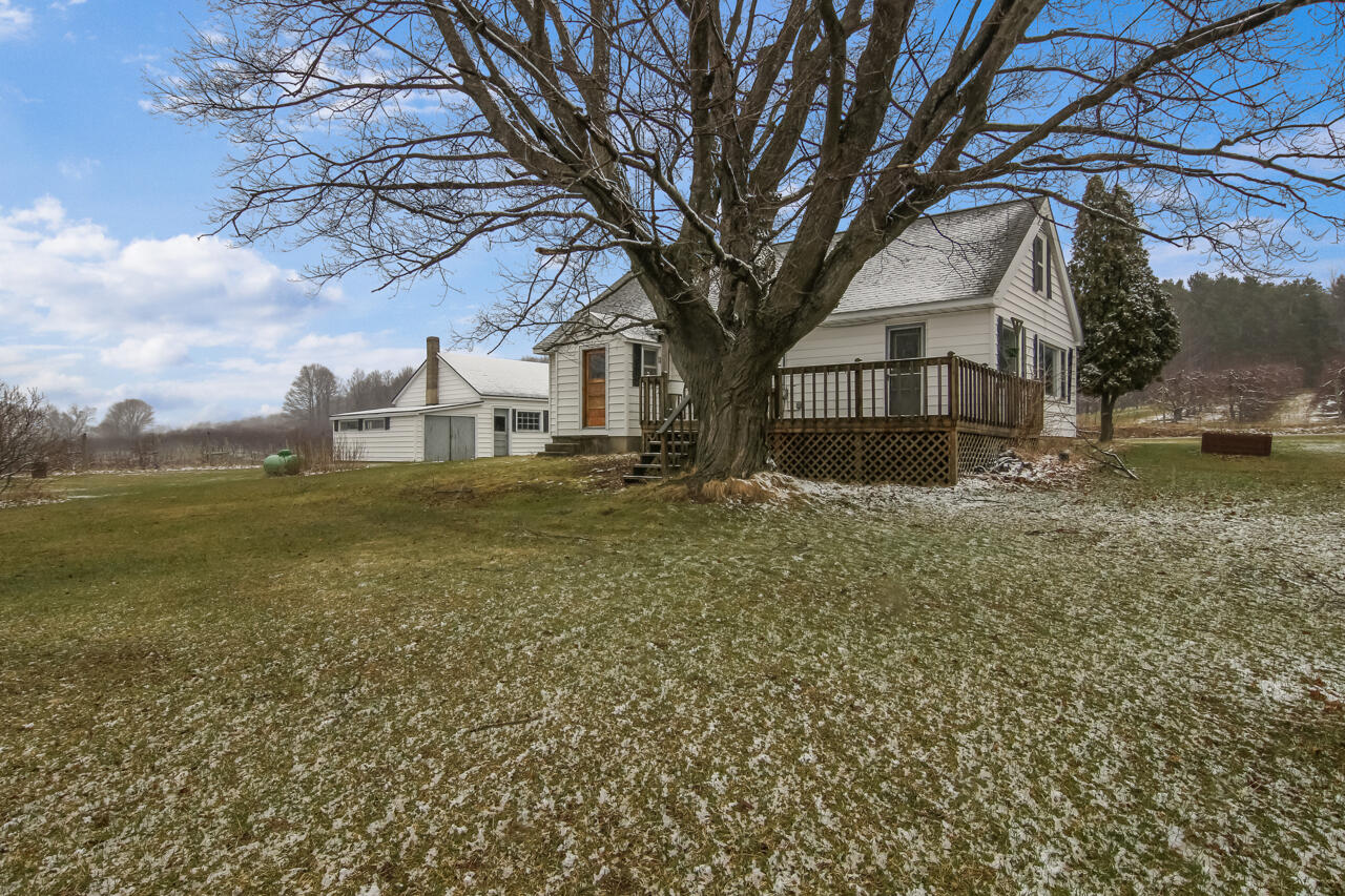 940 South Eldridge Road Benzonia, MI 49616 - Photo 3 of 55 3-Scene-3