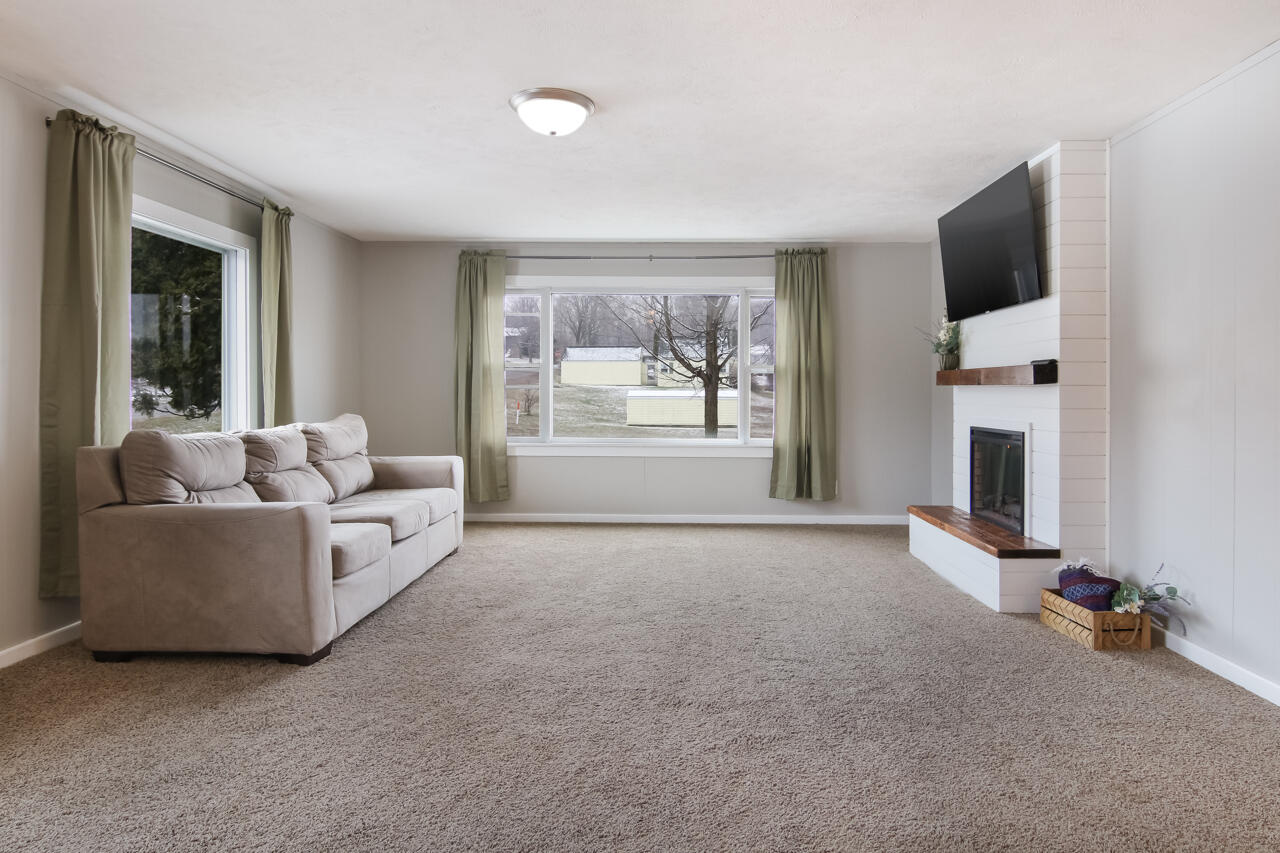 940 South Eldridge Road Benzonia, MI 49616 - Photo 8 of 55 8-Scene-8