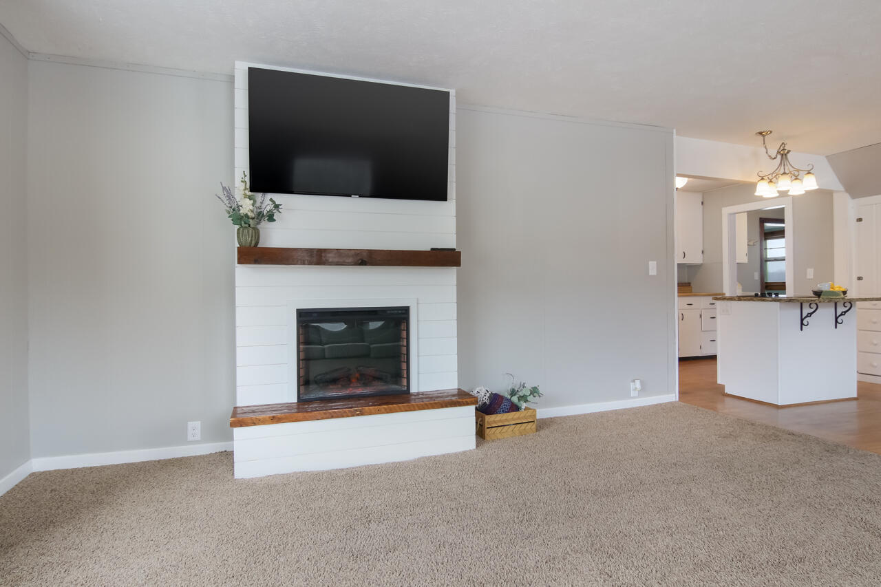 940 South Eldridge Road Benzonia, MI 49616 - Photo 10 of 55 10-Scene-10